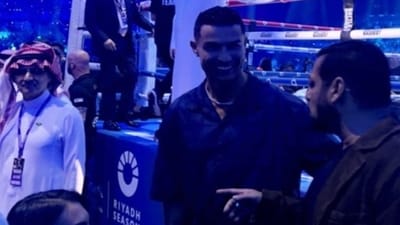 Salman Khan seen chatting with Cristiano Ronaldo in new viral picture. Salman Khan seen chatting with Cristiano Ronaldo in new viral picture.