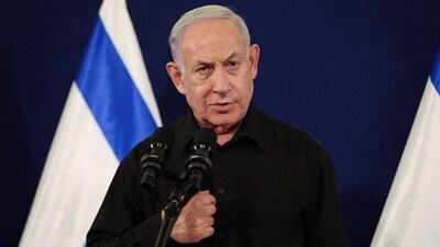 Israeli Prime Minister Benjamin Netanyahu holds a press conference. (REUTERS)