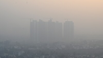 Delhi’s overall AQI worsened to 364, according to the Central Pollution Control Board’s (CPCB) 4pm bulletin, a reading in the upper reaches of “very poor”, and the worst yet this season. (File) Delhi’s overall AQI worsened to 364, according to the Central Pollution Control Board’s (CPCB) 4pm bulletin, a reading in the upper reaches of “very poor”, and the worst yet this season. (File)