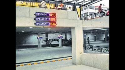 The reopening of the parking lots will be a respite for the shopkeepers and commuters in Sector 17 and Sector 8, Chandigarh, where people struggle to find parking space and face traffic congestion. (HT File) The reopening of the parking lots will be a respite for the shopkeepers and commuters in Sector 17 and Sector 8, Chandigarh, where people struggle to find parking space and face traffic congestion. (HT File)