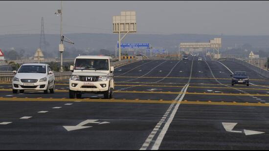 According to details shared by Gurugram police, 24 fines were issued for speeding and two for lane change in the past 15 days. (Parveen Kumar/HT Photo)
