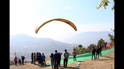 American pilot Austin Cox won the Cross-Country Paragliding Pre-World Cup event that concluded at Bir-Billing on Thursday. His fellow countryman Owen Shumaker secured the second position, while France’s Cotton Army stood third on the leaderboard. (HT File Photo)
