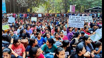 Students in large numbers stage a protest against the alleged harassment of an Indian Institute of Technology (BHU) student, in Varanasi on Thursday. (ANI Photo) Students in large numbers stage a protest against the alleged harassment of an Indian Institute of Technology (BHU) student, in Varanasi on Thursday. (ANI Photo)