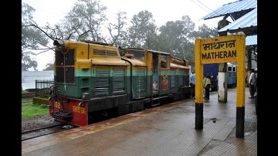 The train will run with a total of 6 coaches, including 3 second class, one Vistadome coach, and 2 second class cum luggage vans. (Hindustan Times)