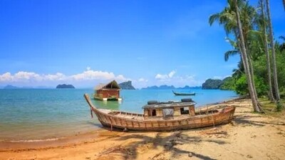Koh Yao Noi: Ko Nok, Khao, Plage de Pasai, Long Beach, Unpao Pier, and Mankei Bay are some of the scenic beach strips of Koh Yao Noi. Speed boating, snorkeling, scuba diving, rock climbing, and even Muay Thai training are some of the adventure sports offered by this place. (Unsplash) Koh Yao Noi: Ko Nok, Khao, Plage de Pasai, Long Beach, Unpao Pier, and Mankei Bay are some of the scenic beach strips of Koh Yao Noi. Speed boating, snorkeling, scuba diving, rock climbing, and even Muay Thai training are some of the adventure sports offered by this place. (Unsplash)