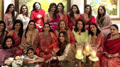 Sunita Kapoor hosted a Karwa Chauth celebration at their residence where several celebrities like Shila Shetty, Raveena Tandon and Mira Kapoor among others were spotted.&nbsp;&nbsp; (Instagram/@mirakapoor)