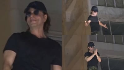 Shah Rukh Khan turns 58, makes special midnight appearance. (ANI) Shah Rukh Khan turns 58, makes special midnight appearance. (ANI)