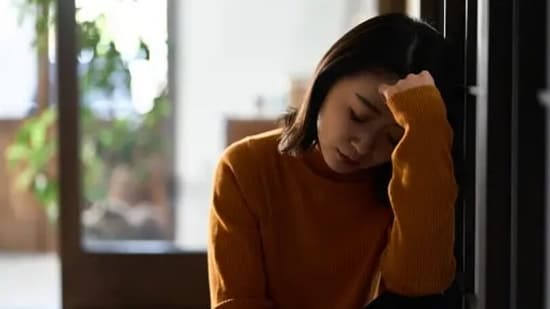 The brain often feels chronic stress because of the constant stress of suppressing inner pain. This can lead to health issues.&nbsp;(Unsplash)