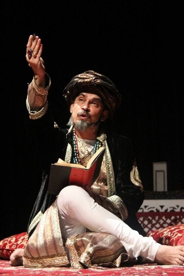 The play Sons of Babur, performed by Pierrot’s Troupe, was originally written by politician-writer Salman Khurshid. The play Sons of Babur, performed by Pierrot’s Troupe, was originally written by politician-writer Salman Khurshid.