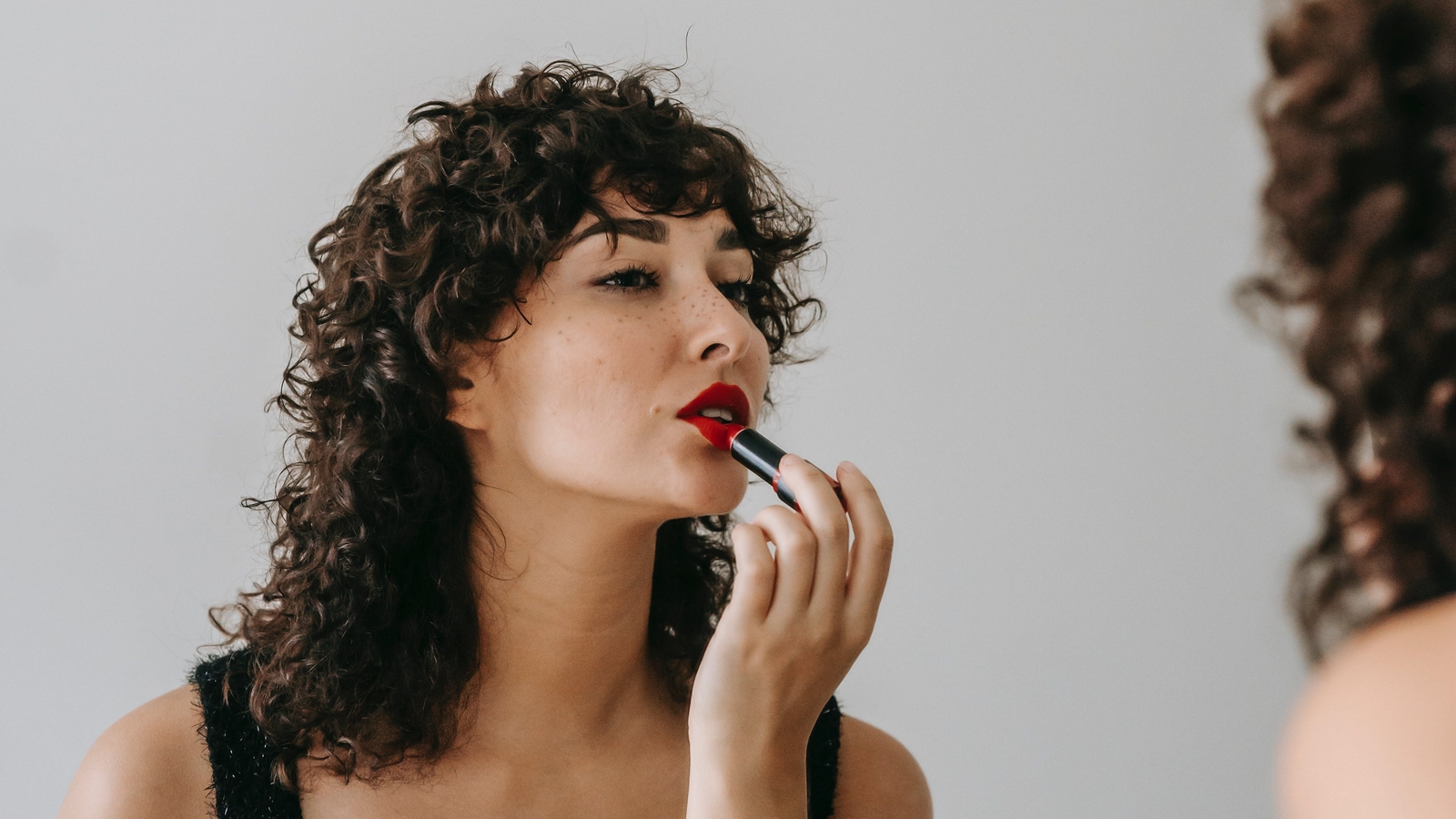 Amazon Sale: Enjoy discounts on your favourite lip colours - Vimarsana News