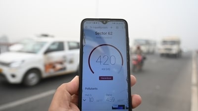 Pollution meter shows the increasing level of air pollution in Sector 62, in Noida on November 3. (Sunil Ghosh /Hindustan Times) Pollution meter shows the increasing level of air pollution in Sector 62, in Noida on November 3. (Sunil Ghosh /Hindustan Times)