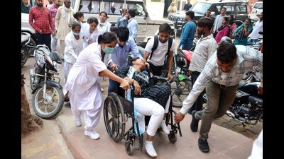 A nursing being rushed to hospital in Mathura on Friday (HT Photo) A nursing being rushed to hospital in Mathura on Friday (HT Photo)