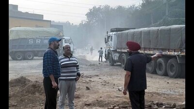 Additional commissioner Paramdeep Singh and zonal commissioner Neeraj Jain during the field inspections in Ludhiana on Friday. (HT Photo)