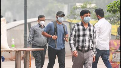 Air pollution in Delhi plunged into severe category for the first time this season. (Raj K Raj/HT Photo) Air pollution in Delhi plunged into severe category for the first time this season. (Raj K Raj/HT Photo)