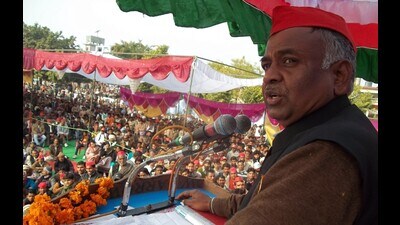 Four-time MP Ravi Prakash Verma who quit the SP on November 3. (HT File) Four-time MP Ravi Prakash Verma who quit the SP on November 3. (HT File)