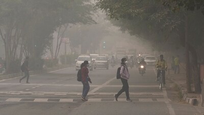Delhi-NCR's air quality neared the emergency threshold on Thursday, prompting an immediate ban on non-essential construction work and the closure of primary schools in the capital. (PTI) Delhi-NCR's air quality neared the emergency threshold on Thursday, prompting an immediate ban on non-essential construction work and the closure of primary schools in the capital. (PTI)