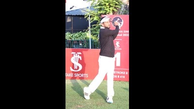 With his driving and putting not clicking, Jamal Hossain only managed two birdies and a bogey till the 10th hole. He then had a late surge with birdies on the 13th, 16th and 18th that helped him retain his top spot on the leader board. (HT Photo) With his driving and putting not clicking, Jamal Hossain only managed two birdies and a bogey till the 10th hole. He then had a late surge with birdies on the 13th, 16th and 18th that helped him retain his top spot on the leader board. (HT Photo)