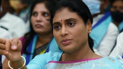 YSR Telangana Party president and Andhra Pradesh chief minister Y S Jagan Mohan Reddy’s sister, Y S Sharmila. (File photo) YSR Telangana Party president and Andhra Pradesh chief minister Y S Jagan Mohan Reddy’s sister, Y S Sharmila. (File photo)