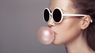 Chewing gum can also be helpful in cleaning your teeth. Try chewing sugar-free gum, as it is a good way to reduce the stickiness of food in your mouth. (Shutterstock) Chewing gum can also be helpful in cleaning your teeth. Try chewing sugar-free gum, as it is a good way to reduce the stickiness of food in your mouth. (Shutterstock)