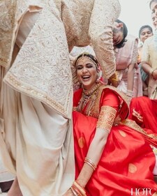 Varun Tej and Lavanya Tripathi got married according to Hindu customs. Varun Tej and Lavanya Tripathi got married according to Hindu customs.