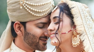 Ali Merchant marries Andleeb Zaidi in Lucknow.