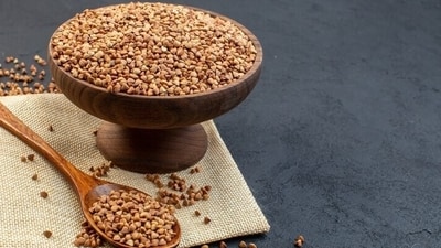 Bajra: High in fibre and essential nutrients, Bajra aids in better digestion and energy levels. Add it to your diet for warming up your winters.&nbsp; (Freepik)