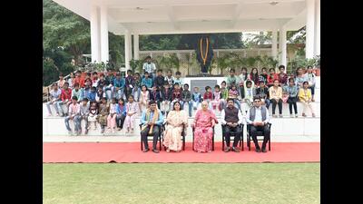 Children residing in the slums and shanties of various Dalit and slum settlements visited Raj Bhavan (HT Photo) Children residing in the slums and shanties of various Dalit and slum settlements visited Raj Bhavan (HT Photo)