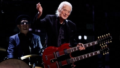 Jimmy Page performs during the 38th Annual Rock & Roll Hall of Fame Induction Ceremony in Brooklyn, New York, U.S., November 3, 2023. REUTERS/Eduardo Munoz (REUTERS)