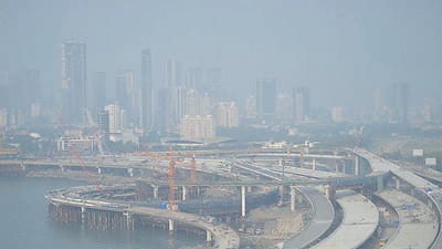 Mumbai, India - Nov. 3, 2023: A view of the Costel road in hazy weather at Haji Ali in Mumbai, India, on Friday, November 3, 2023. (Photo by Satish Bate/ Hindustan Times) (Hindustan Times) Mumbai, India - Nov. 3, 2023: A view of the Costel road in hazy weather at Haji Ali in Mumbai, India, on Friday, November 3, 2023. (Photo by Satish Bate/ Hindustan Times) (Hindustan Times)