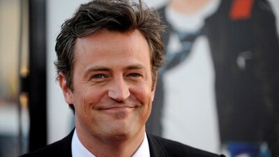 FILE PHOTO: Cast member Matthew Perry attends the premiere of the film "17 Again" in Los Angeles April 14, 2009. REUTERS/Phil McCarten/File Photo (REUTERS)