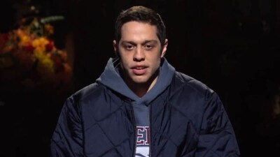 Later he added “I pay $10,000 to lock up your phones,” indicating he takes the ‘no-phone’ policy seriously. Later he added “I pay $10,000 to lock up your phones,” indicating he takes the ‘no-phone’ policy seriously.