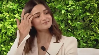 Alia Bhatt at the Hindustan Times Leadership Summit Alia Bhatt at the Hindustan Times Leadership Summit