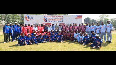 The matches featured the teams of Ganga Acrowools against Moonlight Auto and TK Steels Rolling Mills against Ralson India Ltd. (HT Photo) The matches featured the teams of Ganga Acrowools against Moonlight Auto and TK Steels Rolling Mills against Ralson India Ltd. (HT Photo)