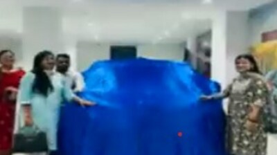 Employees of Mits Healthcare receiving car. (ANI) Employees of Mits Healthcare receiving car. (ANI)