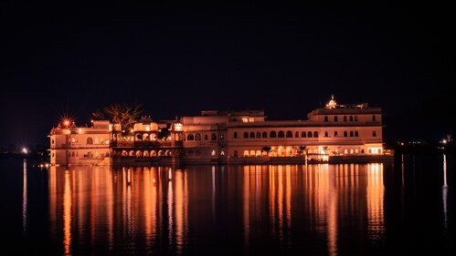 Diwali in Udaipur is a mesmerizing affair, with the City of Lakes adorned in shimmering lights. (Unsplash/Shubham Sharan) Diwali in Udaipur is a mesmerizing affair, with the City of Lakes adorned in shimmering lights. (Unsplash/Shubham Sharan)