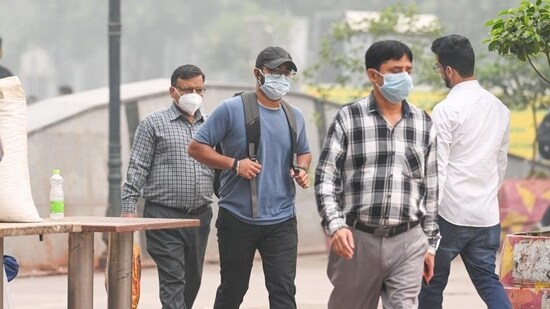 Air pollution in Delhi plunged into severe category for the first time this season. (Raj K Raj/HT Photo) Air pollution in Delhi plunged into severe category for the first time this season. (Raj K Raj/HT Photo)