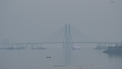 Huge air pollution seen near Bandra Worli Sea Link at Bandra, in Mumbai. (Vijay Bate/HT Photo) Huge air pollution seen near Bandra Worli Sea Link at Bandra, in Mumbai. (Vijay Bate/HT Photo)