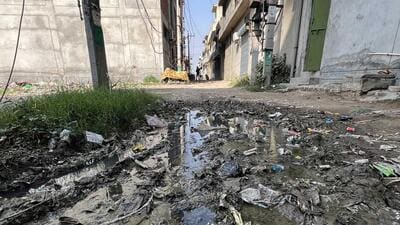 Clogged sewerage making its way onto the road at Bahadhur ke road area in Ludhiana. (Gurpreet Singh/HT) Clogged sewerage making its way onto the road at Bahadhur ke road area in Ludhiana. (Gurpreet Singh/HT)