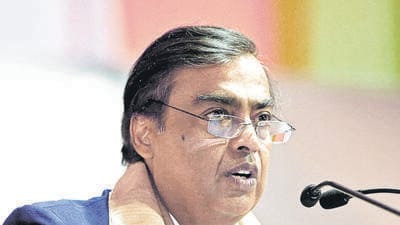 FILE PHOTO: Mukesh Ambani, Chairman and Managing Director of Reliance Industries, speaks during a convocation at the Pandit Deendayal Petroleum University in Gandhinagar, India, Sept. 23, 2017. REUTERS/Amit Dave/File Photo (REUTERS) FILE PHOTO: Mukesh Ambani, Chairman and Managing Director of Reliance Industries, speaks during a convocation at the Pandit Deendayal Petroleum University in Gandhinagar, India, Sept. 23, 2017. REUTERS/Amit Dave/File Photo (REUTERS)