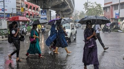 An 'orange alert' has been issued for Kerala, forecasting isolated ‘very heavy rainfall’ in three districts: Malappuram, Idukki, and Pathanamthitta. (HT File) An 'orange alert' has been issued for Kerala, forecasting isolated ‘very heavy rainfall’ in three districts: Malappuram, Idukki, and Pathanamthitta. (HT File)