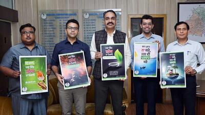 Ludhiana municipal commissioner Sandeep Rishi launching campaign to urge residents to celebrate ‘Green Diwali’. (HT Photo)