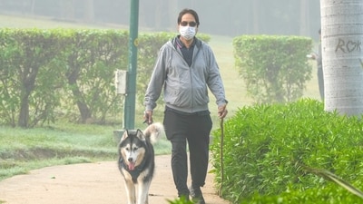 "Delhi Chief Minister Arvind Kejriwal called a high-level meeting on the issue of increasing pollution," the official said. This meeting will be held in Delhi Secretariat at 12 noon. (PTI) "Delhi Chief Minister Arvind Kejriwal called a high-level meeting on the issue of increasing pollution," the official said. This meeting will be held in Delhi Secretariat at 12 noon. (PTI)