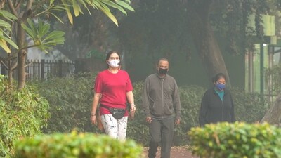 According to the data issued by the System of Air Quality Forecasting and Research (SAFAR-India), the air quality in the National Capital was recorded at 488, up from 410 a day ago. (PTI) According to the data issued by the System of Air Quality Forecasting and Research (SAFAR-India), the air quality in the National Capital was recorded at 488, up from 410 a day ago. (PTI)
