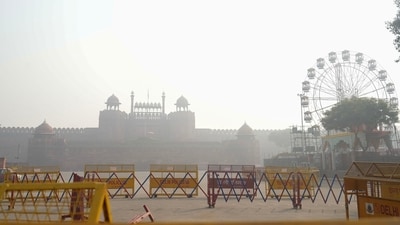 AQI measured at 9 AM from ITO in Delhi was recorded as 400 in the Very Poor Category. (PTI) AQI measured at 9 AM from ITO in Delhi was recorded as 400 in the Very Poor Category. (PTI)