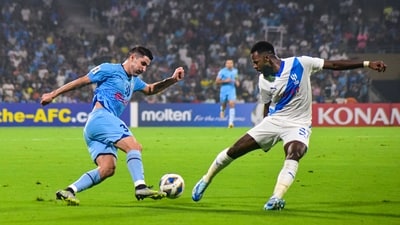 Mumbai struggled to play in Al Hilal’s half once they were reduced to 10 men. (PTI) Mumbai struggled to play in Al Hilal’s half once they were reduced to 10 men. (PTI)