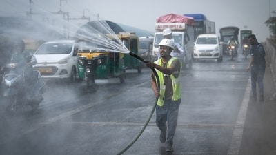 The 24-hour average Air Quality Index (AQI) worsened from 415 on Saturday to 454 on Sunday, prompting the Centre to implement all emergency measures mandated under the final Stage IV of its air pollution control plan called the Graded Response Action Plan (GRAP). (HT Photo/Sanchit Khanna) The 24-hour average Air Quality Index (AQI) worsened from 415 on Saturday to 454 on Sunday, prompting the Centre to implement all emergency measures mandated under the final Stage IV of its air pollution control plan called the Graded Response Action Plan (GRAP). (HT Photo/Sanchit Khanna)