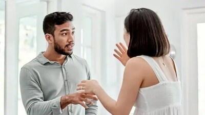 We should be mindful about our mistakes. Apologising and taking responsibility to make healthy changes can improve the relationship. (Unsplash) We should be mindful about our mistakes. Apologising and taking responsibility to make healthy changes can improve the relationship. (Unsplash)