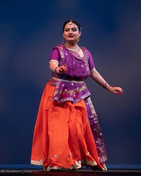 Kathak dancer Ragini Maharaj is a disciple of Guru Sandip Mallick. Kathak dancer Ragini Maharaj is a disciple of Guru Sandip Mallick.