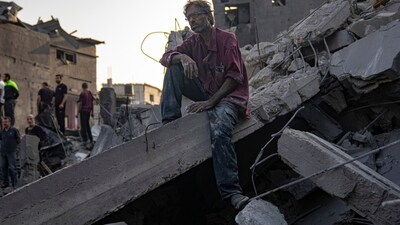 Israel-Hamas War: Palestinians look for survivors of the Israeli bombardment of the Gaza Strip in Khan Younis. (AP)