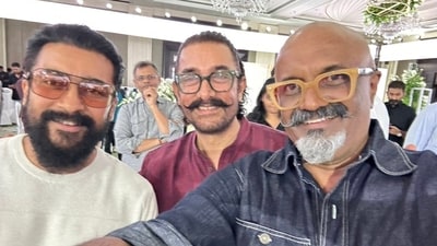 Aamir Khan met Suriya at Kamal Haasan's birthday bash. Aamir Khan met Suriya at Kamal Haasan's birthday bash.
